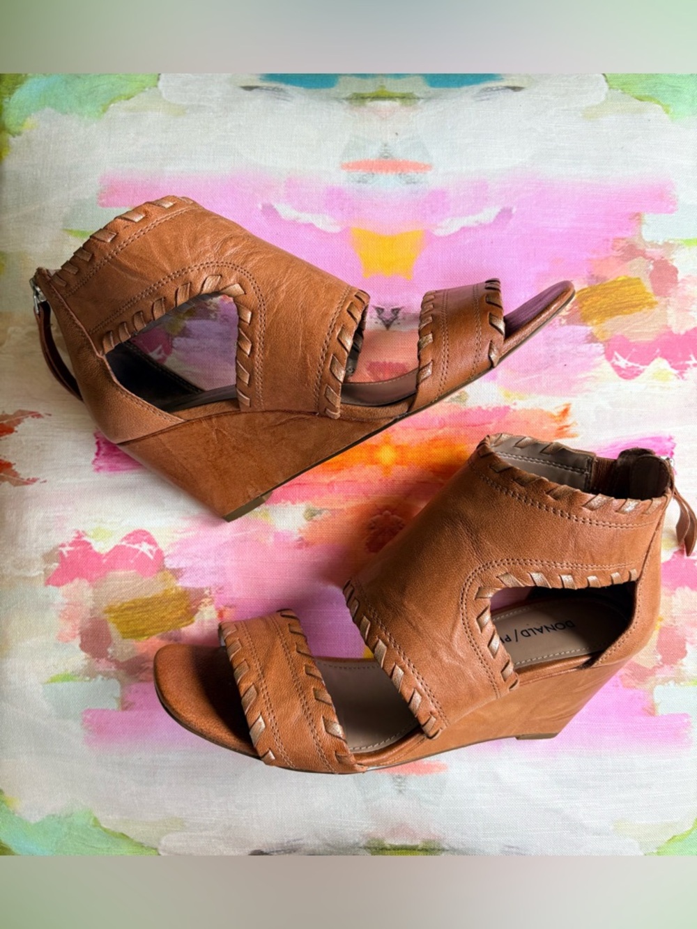 Donald J. Pliner Sami Wedge